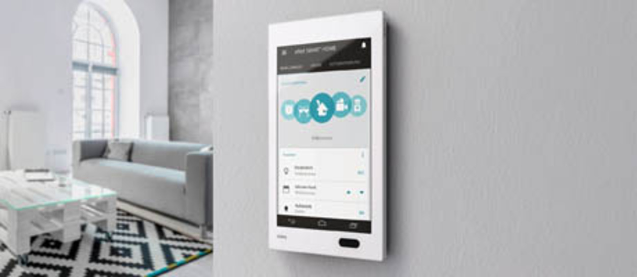 Bedienzentrale Gira G1 bei Elektro Feuerpfeil in Ludwigsstadt